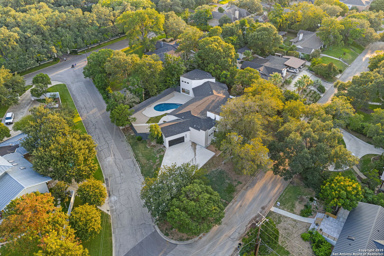 718 Ridgemont Avenue Terrell Hills, TX 78209 - Photo 3 of 39 an aerial view of residential houses with outdoor space