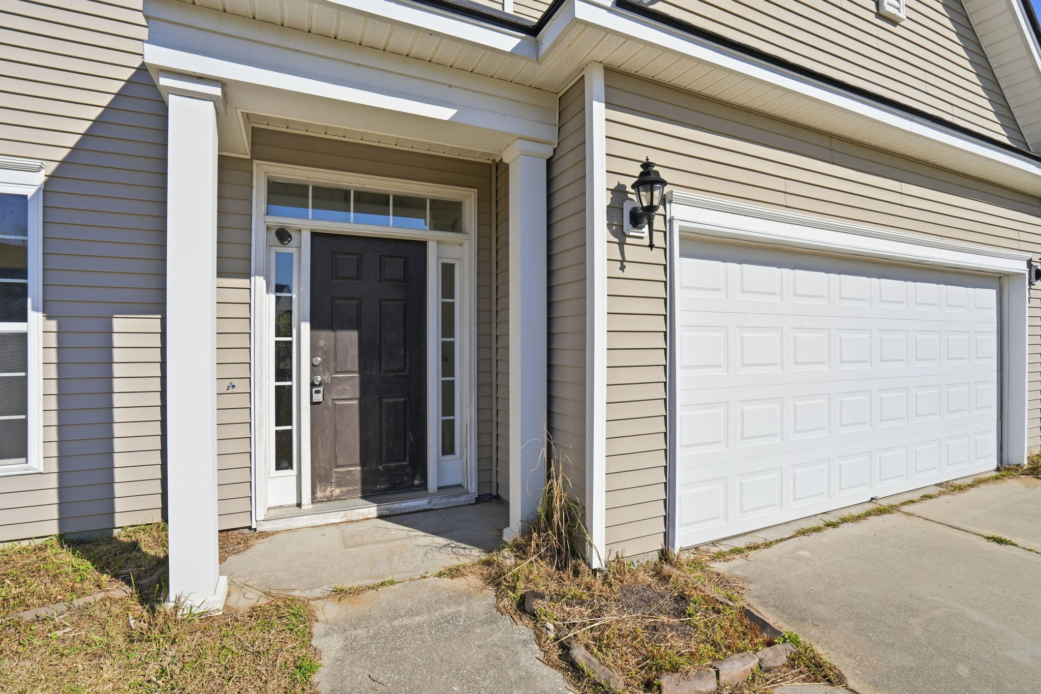 545 English Oak Circle Moncks Corner, SC 29461 - Photo 3 of 20 3-web-or-mls-003_DSC01400