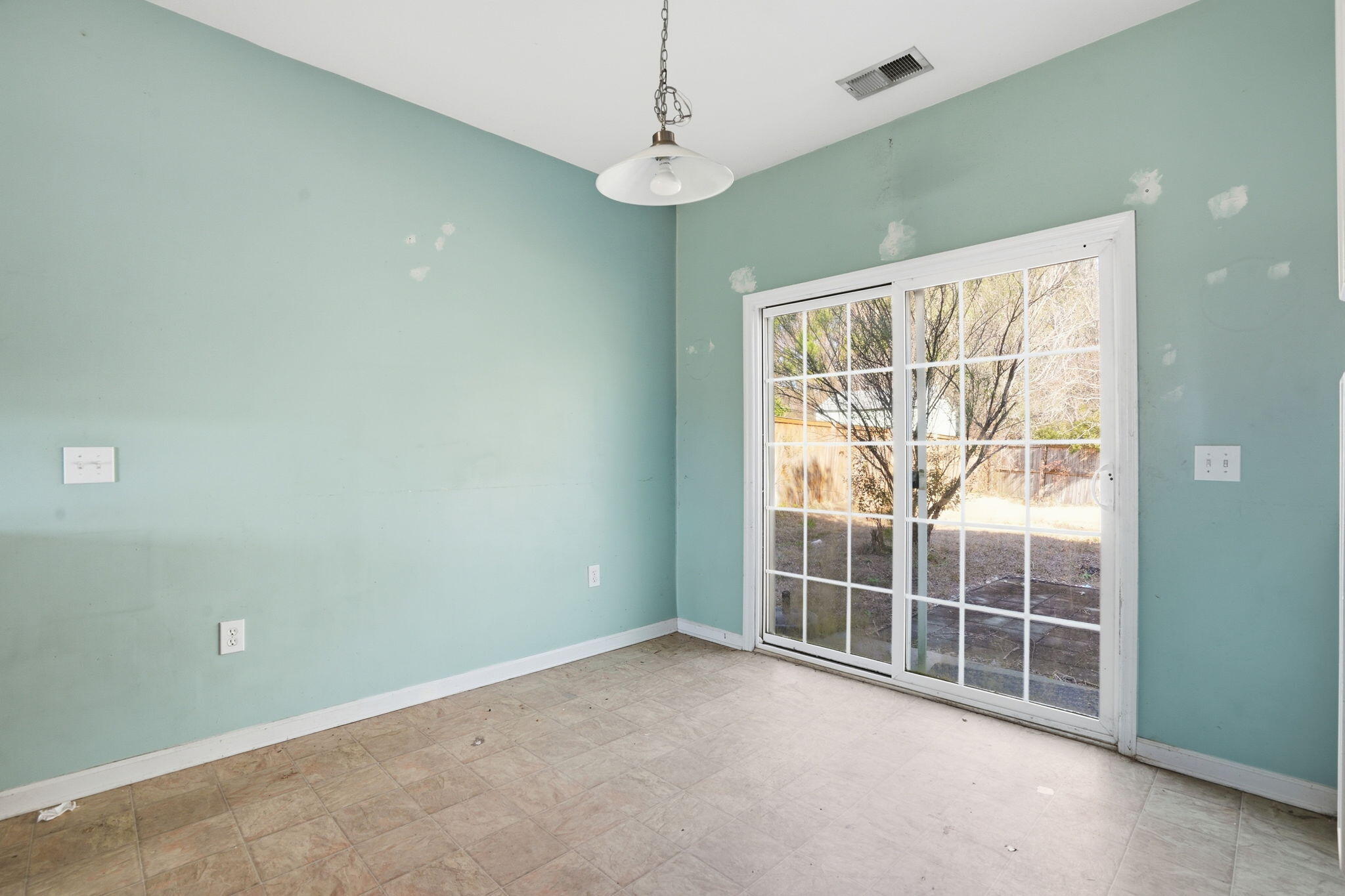 545 English Oak Circle Moncks Corner, SC 29461 - Photo 10 of 20 10-web-or-mls-014_DSC01343