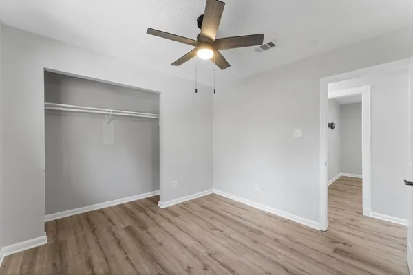 $1,950 | 2 Ground Brier Court, The Woodlands, TX 77381