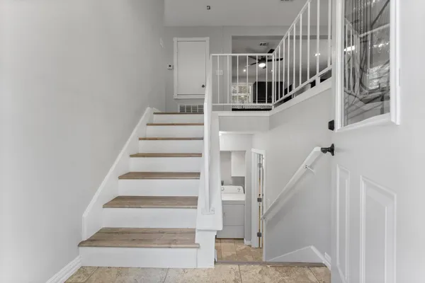 $1,950 | 2 Ground Brier Court, The Woodlands, TX 77381