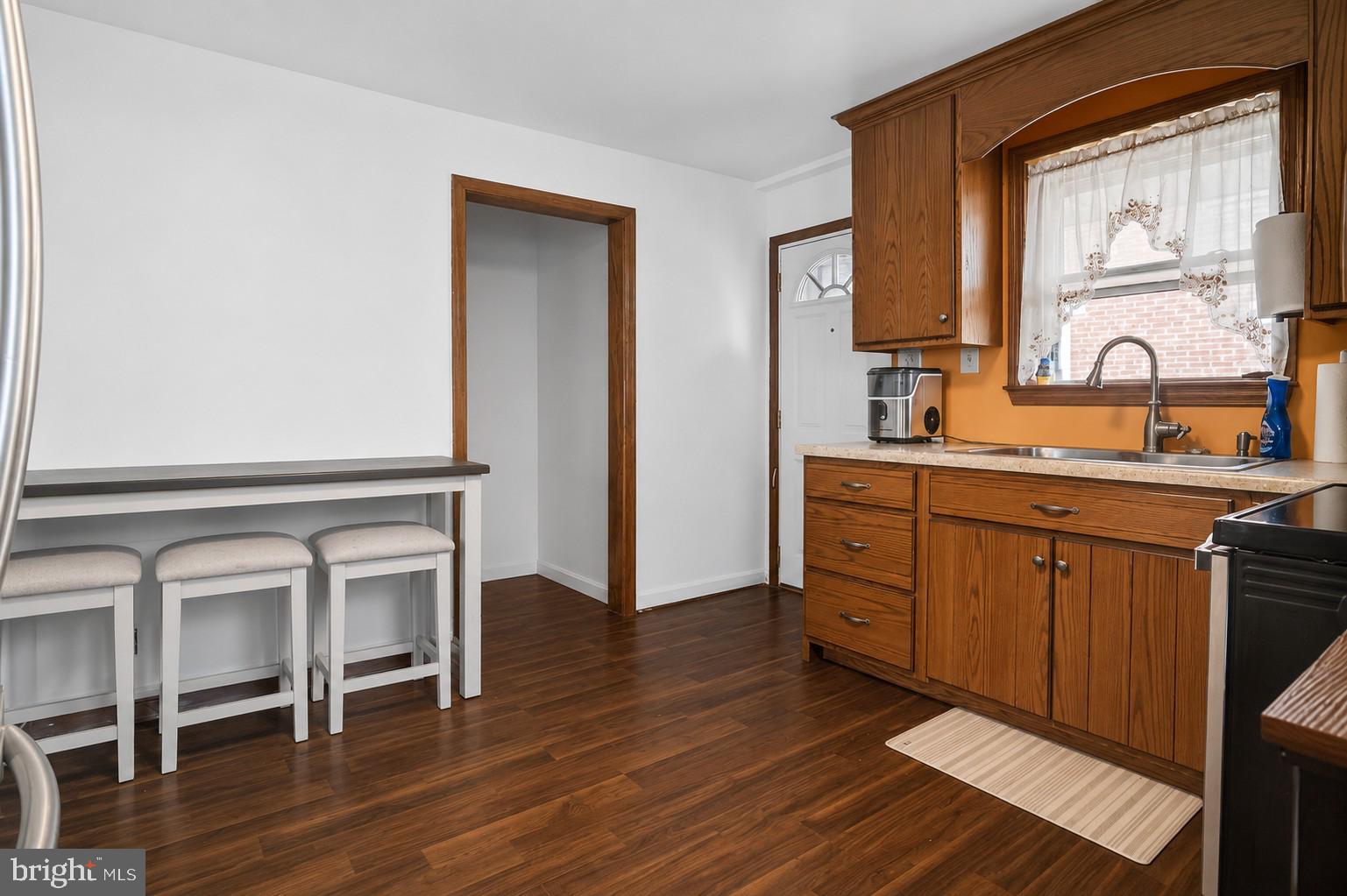 962 Thornton Road Upper Chichester, PA 19061 - Photo 3 of 12 Gallery Image 3