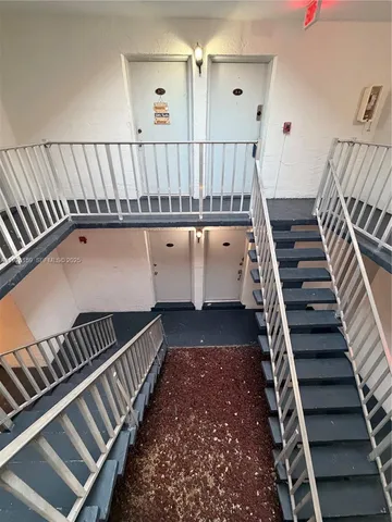 $2,600 | 7250 Southwest 94th Place, Unit B8, Miami, FL 33173