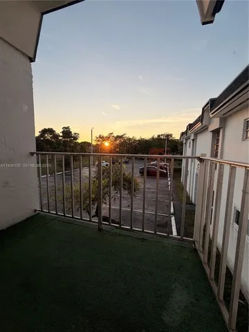 $2,600 | 7250 Southwest 94th Place, Unit B8, Miami, FL 33173