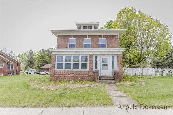 $175,000 | 110 East Main Street, Edmore, MI 48829