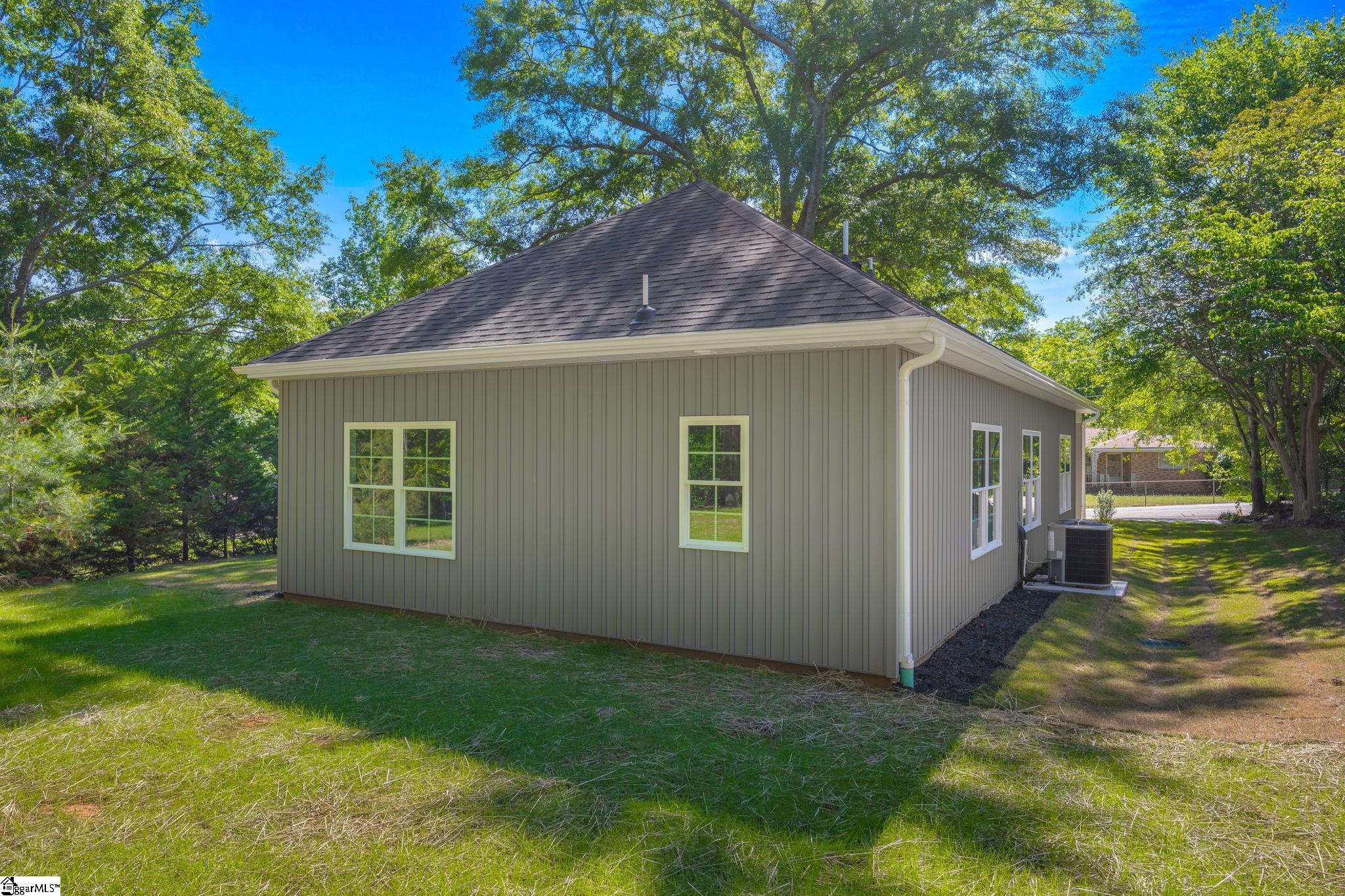 219 Maplecroft Street Liberty, SC 29657 - Photo 34 of 37