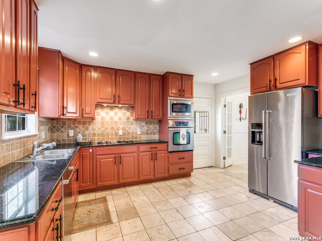 748 Eventide Drive Terrell Hills, TX 78209 - Photo 11 of 25