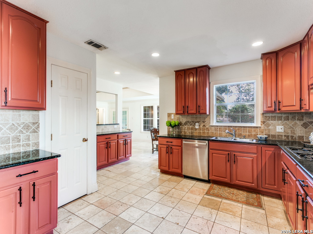 748 Eventide Drive Terrell Hills, TX 78209 - Photo 12 of 25