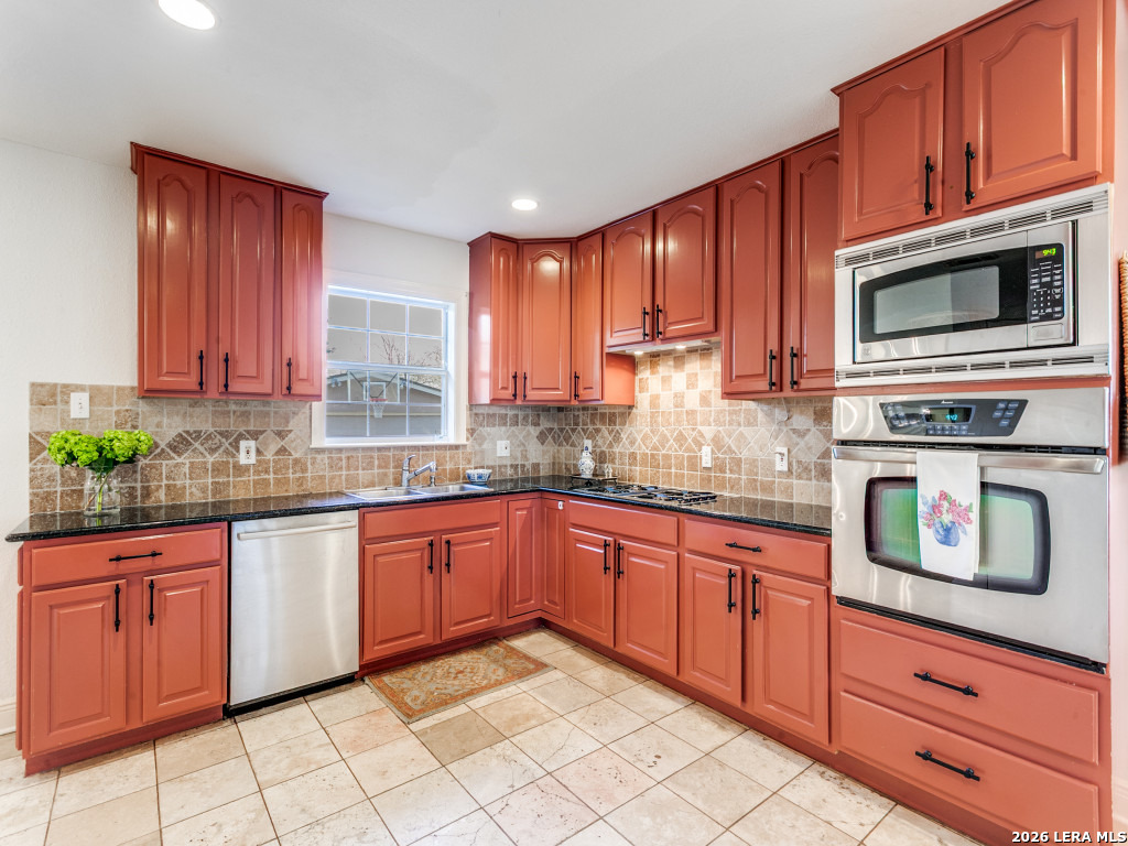 748 Eventide Drive Terrell Hills, TX 78209 - Photo 13 of 25