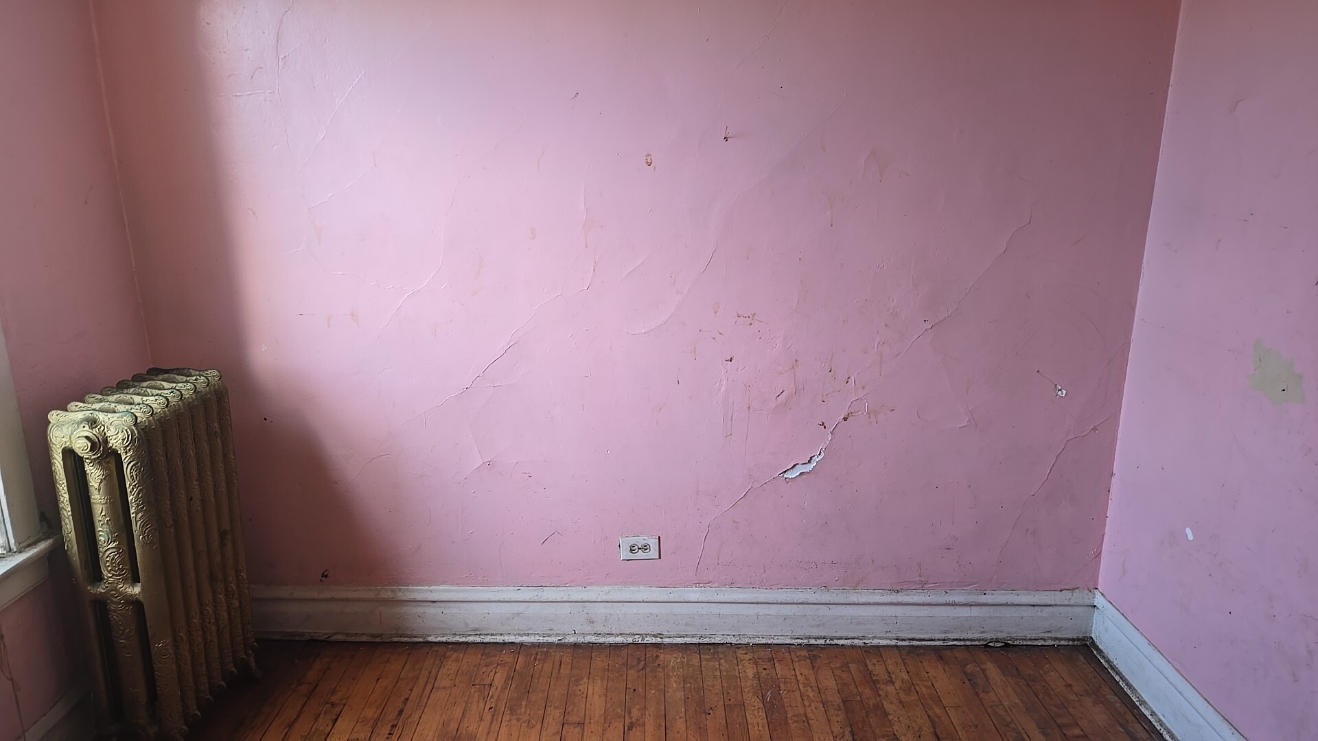 134 West 107th Street Chicago, IL 60628 - Photo 16 of 24 a bathroom with a sink