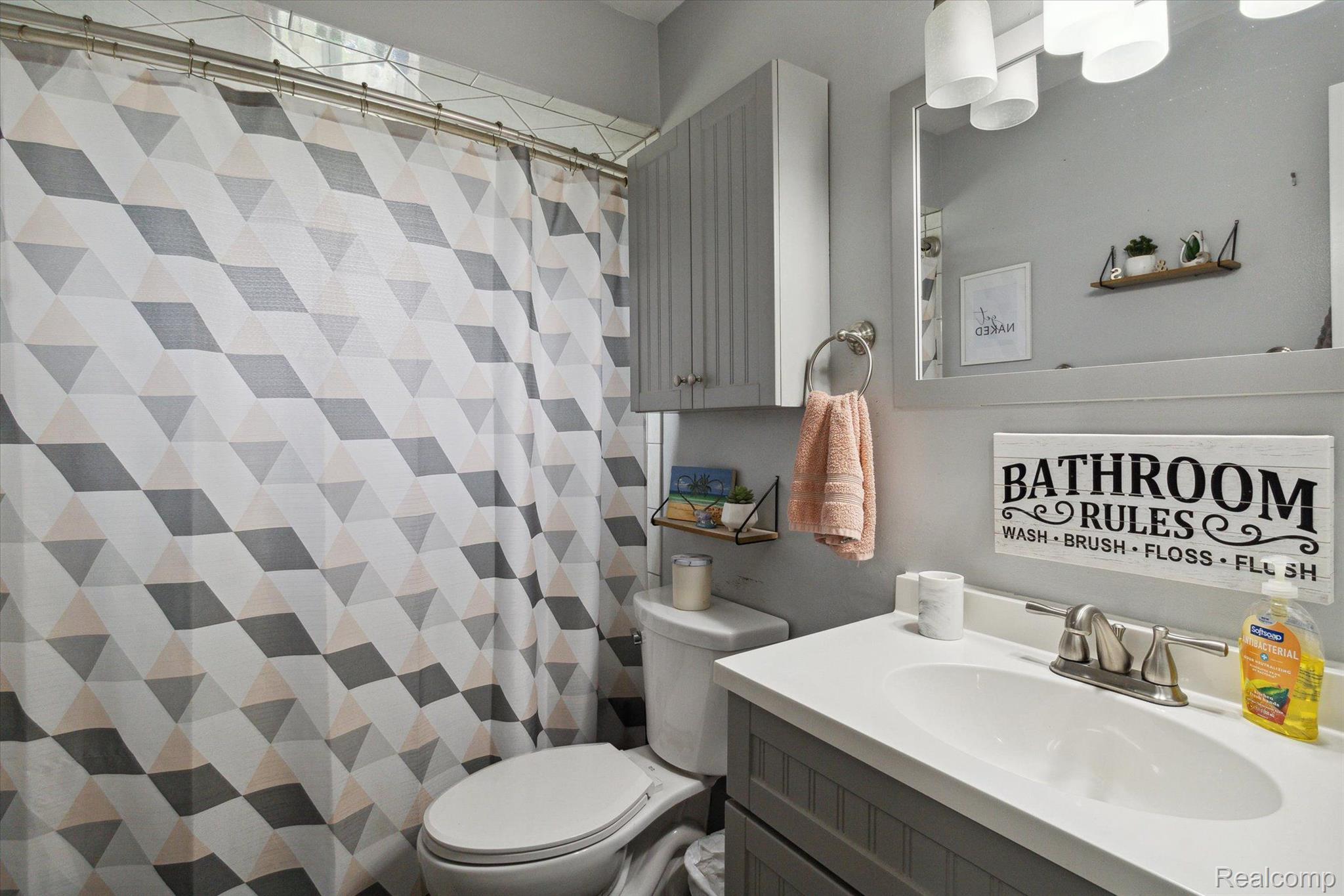 1308 Rae Street Mount Morris, MI 48458 - Photo 17 of 33 Full bathroom