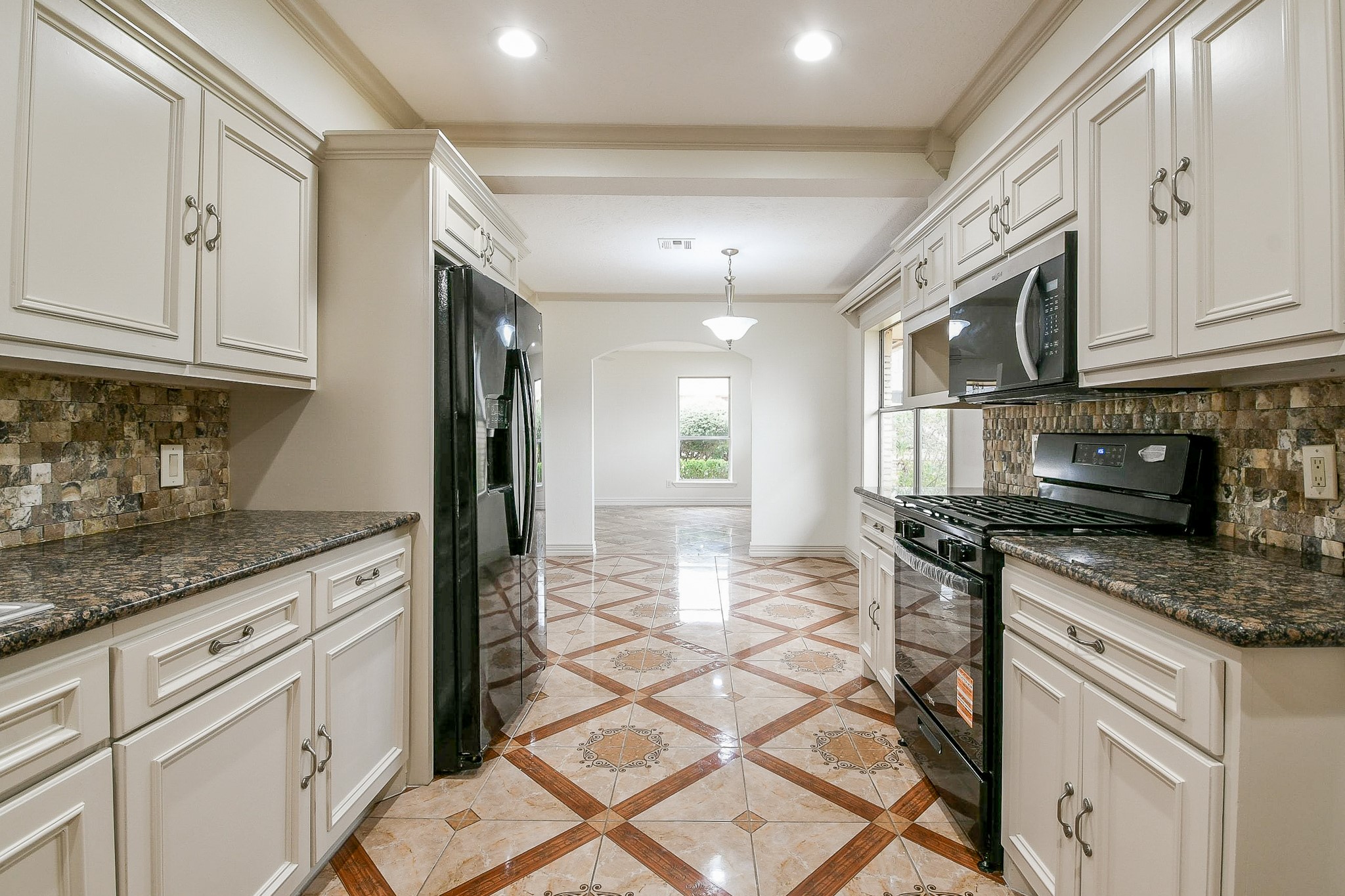 901 Redondo Drive Houston, TX 77015 - Photo 12 of 32