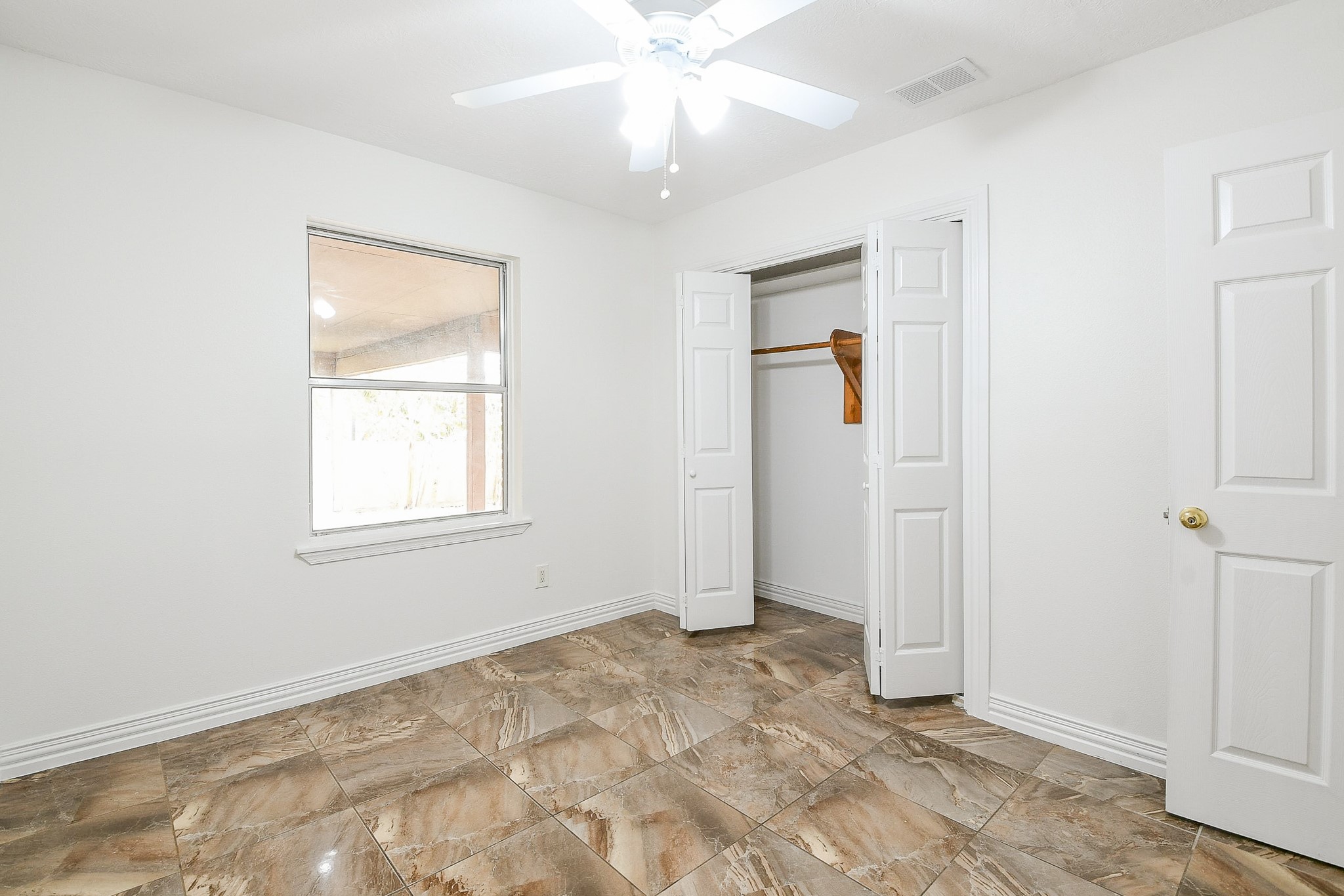 901 Redondo Drive Houston, TX 77015 - Photo 15 of 32