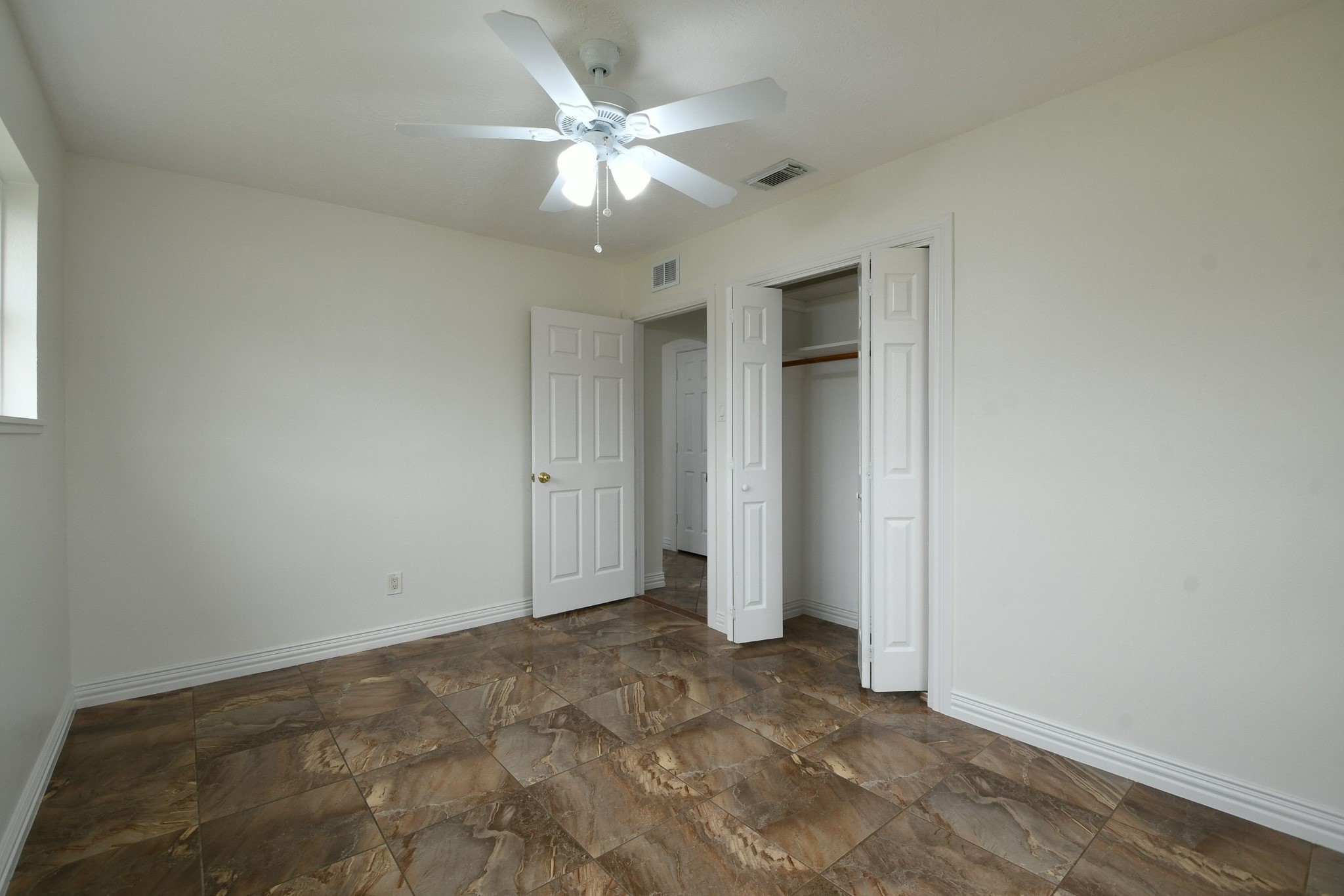 901 Redondo Drive Houston, TX 77015 - Photo 23 of 32