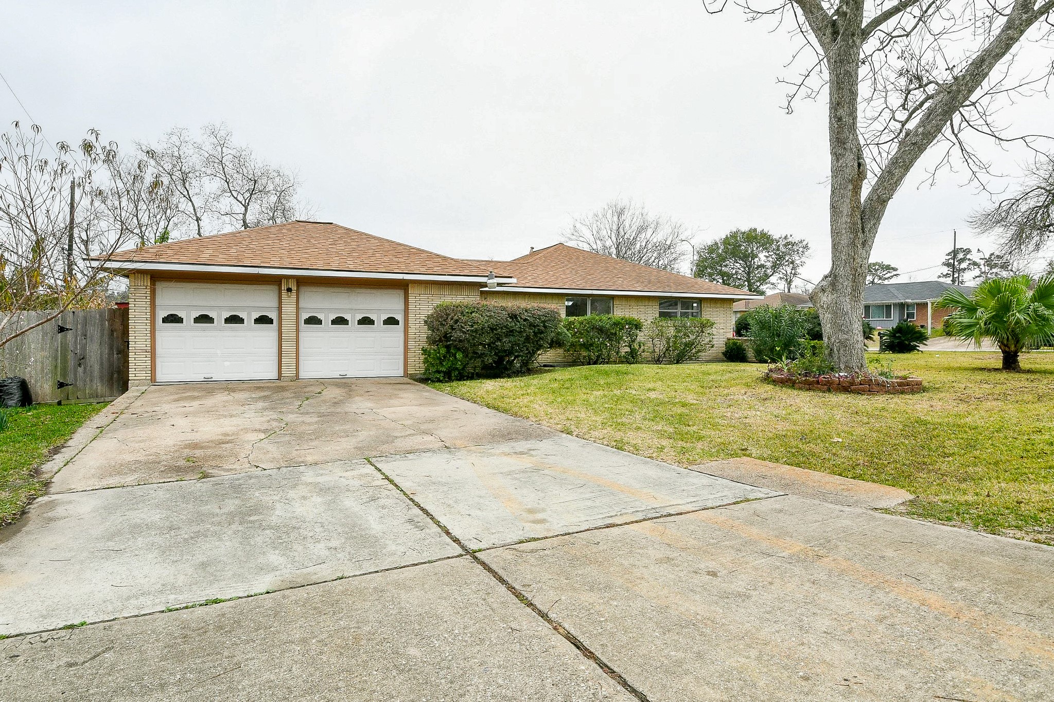 901 Redondo Drive Houston, TX 77015 - Photo 4 of 32