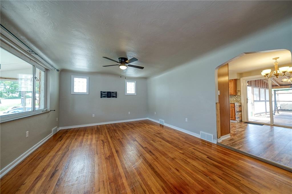 29 Perry Street Pittsburgh, PA 15209 - Photo 6 of 34 Gallery Image 6