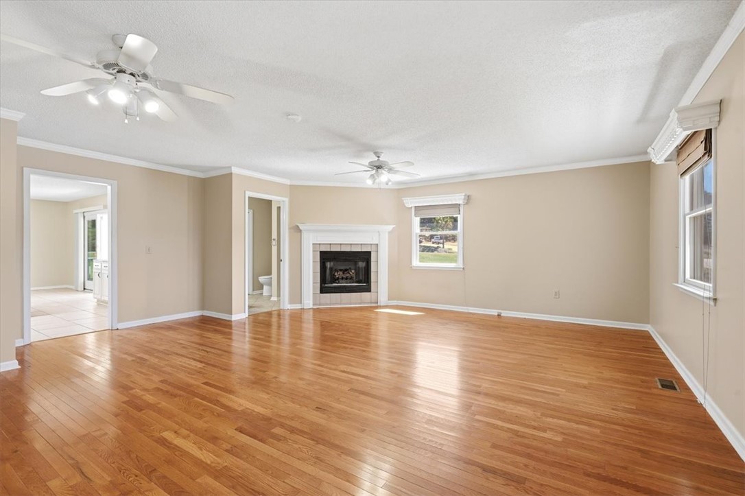 436 Cane Creek Landing Road Seneca, SC 29672 - Photo 14 of 34