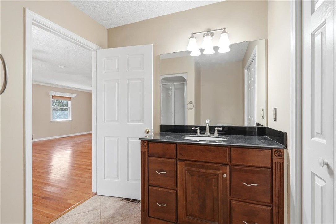 436 Cane Creek Landing Road Seneca, SC 29672 - Photo 16 of 34