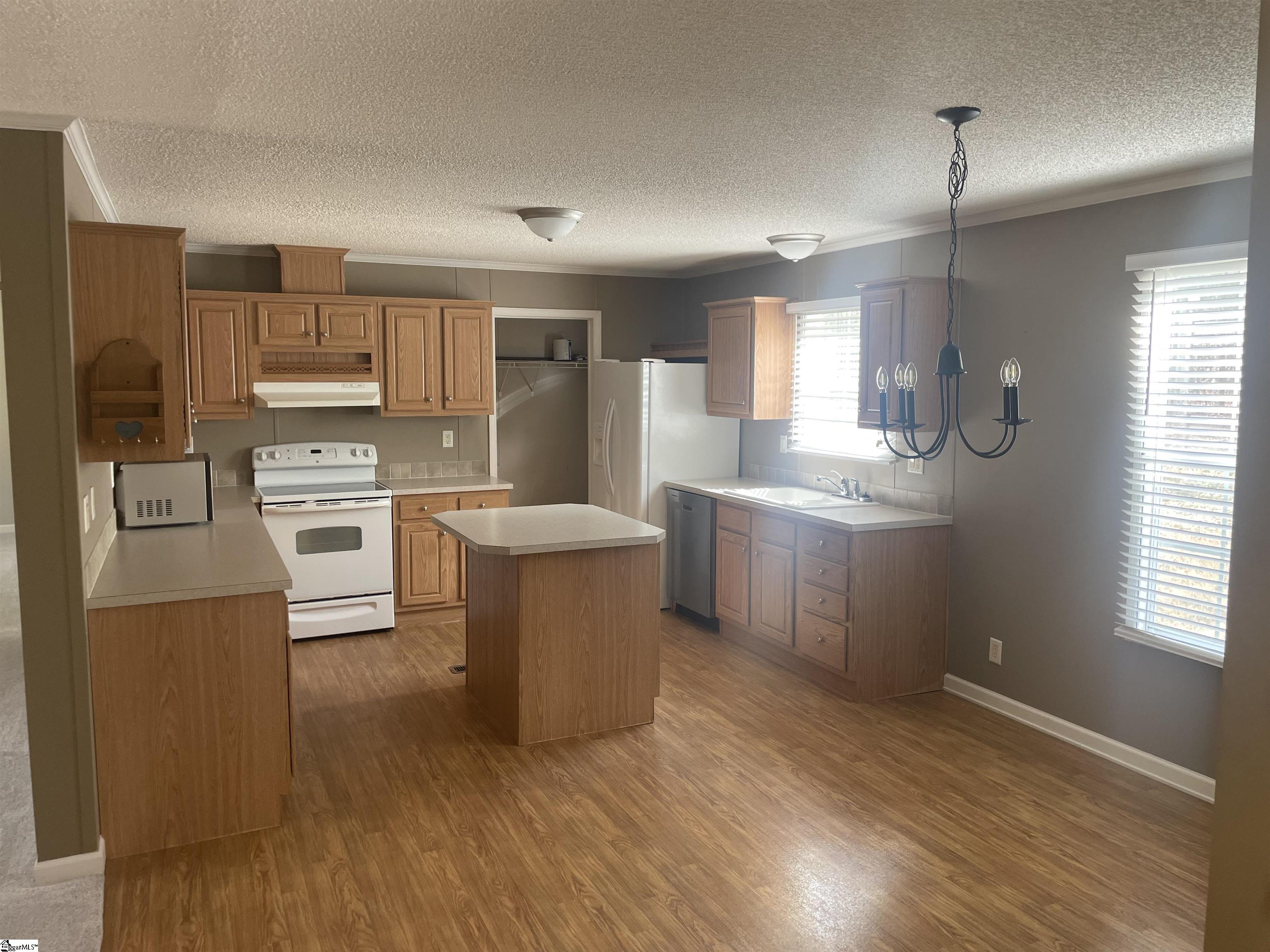 879 Black Snake Road Easley, SC 29640 - Photo 3 of 10