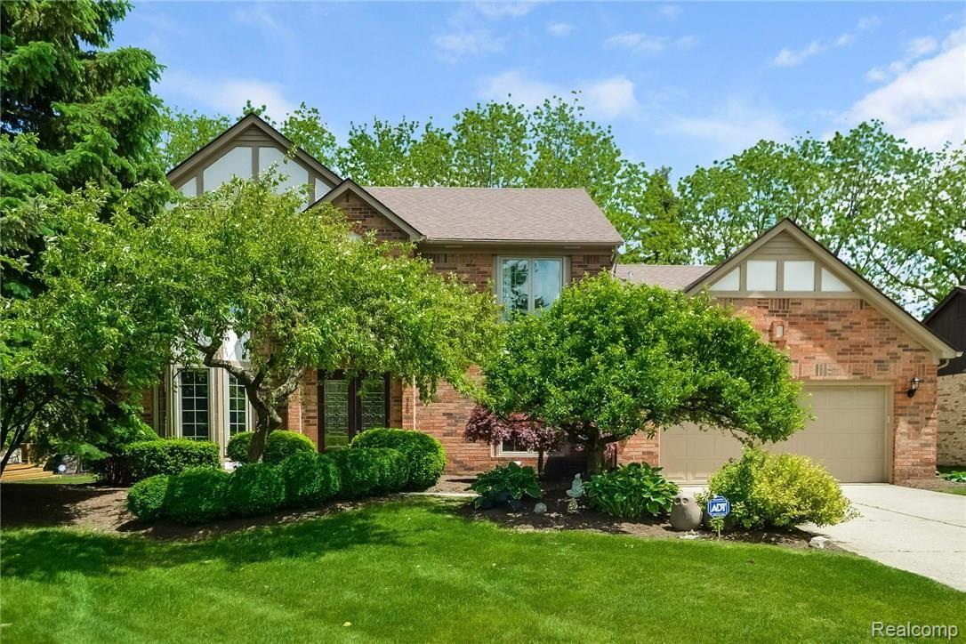 580 Sunlight Drive Rochester, MI 48309 - Photo 3 of 43 001-Front_View-4271349-medium.jpg