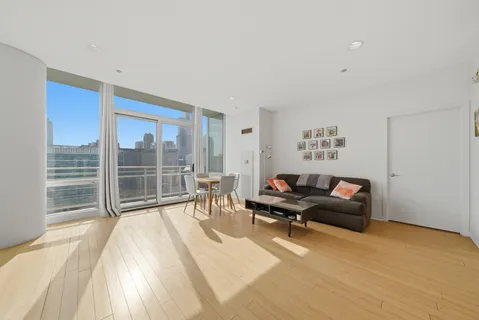 $385,000 | 737 West Washington Boulevard, Unit 3406, Chicago, IL 60661