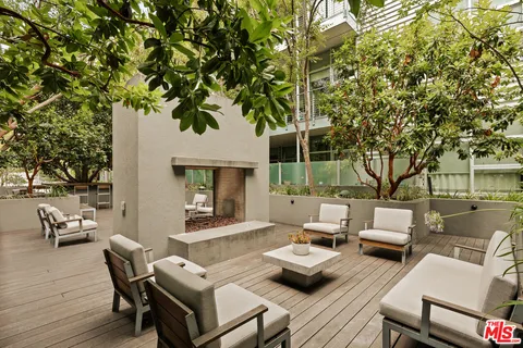 $1,149,000 | 4080 Glencoe Avenue, Unit 217, Marina del Rey, CA 90292