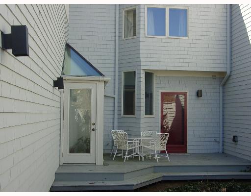 15 Hammersmith Road, Unit 6 Newport, RI 02840 - Photo 1 of 8 Exterior Front.