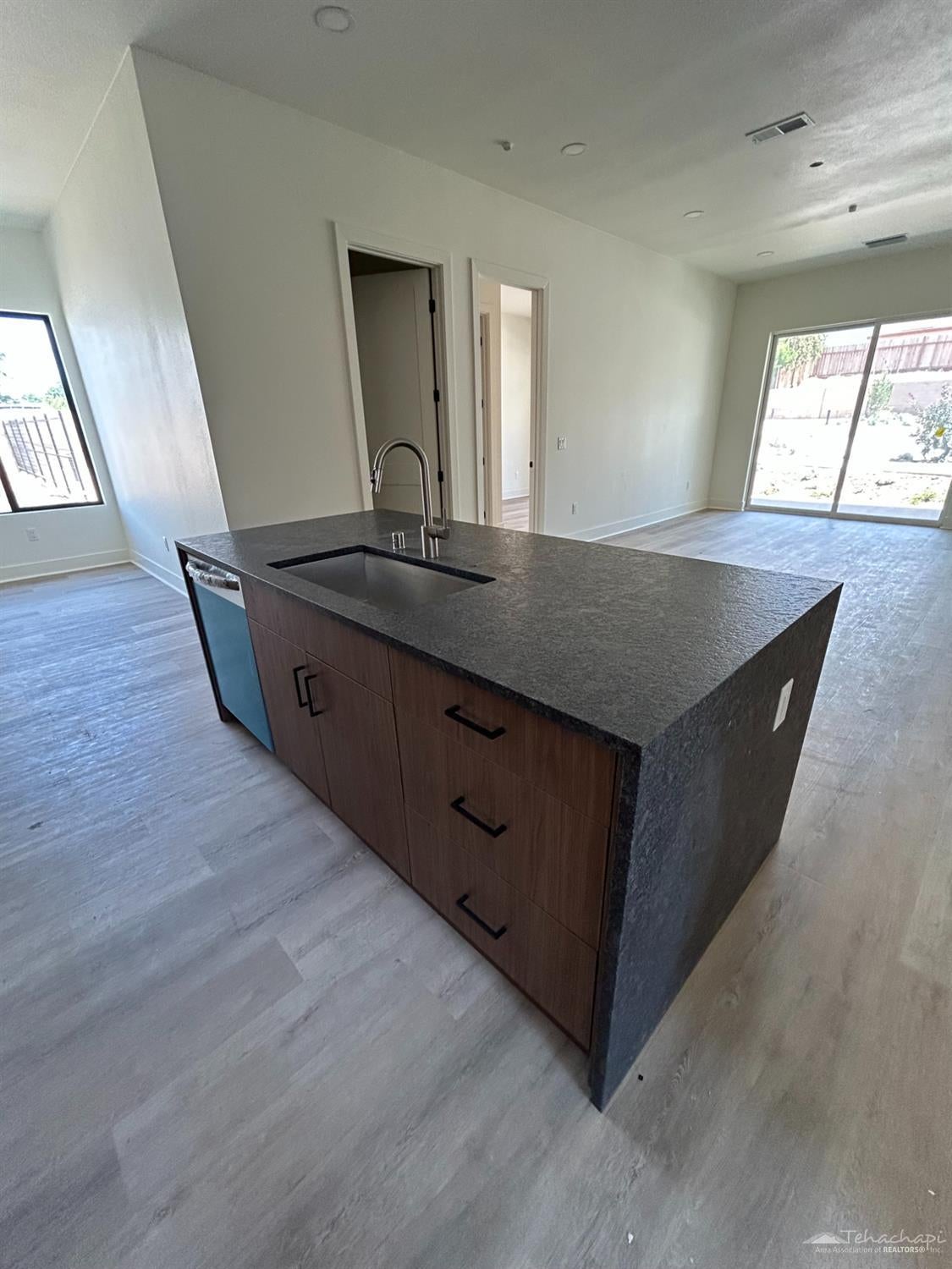 210 Pinon Street Tehachapi, CA 93561 - Photo 5 of 7 Gallery Image 5