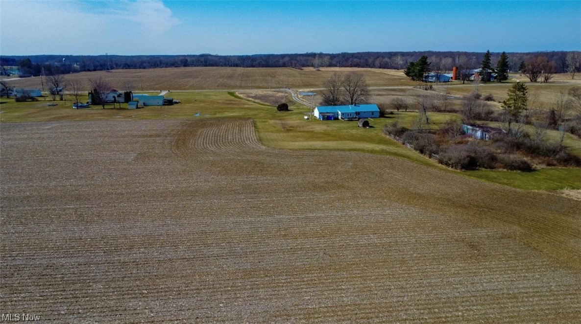 21761 Quarry Road Wellington, OH 44090 - Photo 4 of 8