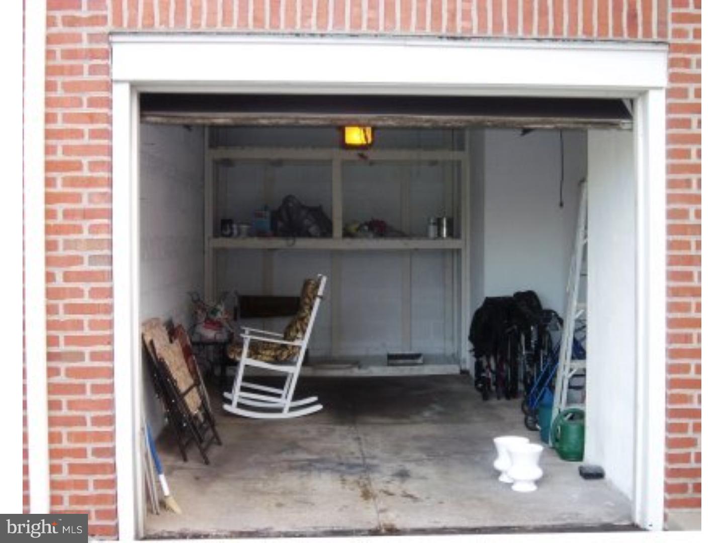 953 Providence Road Springfield, PA 19064 - Photo 8 of 24 Garage