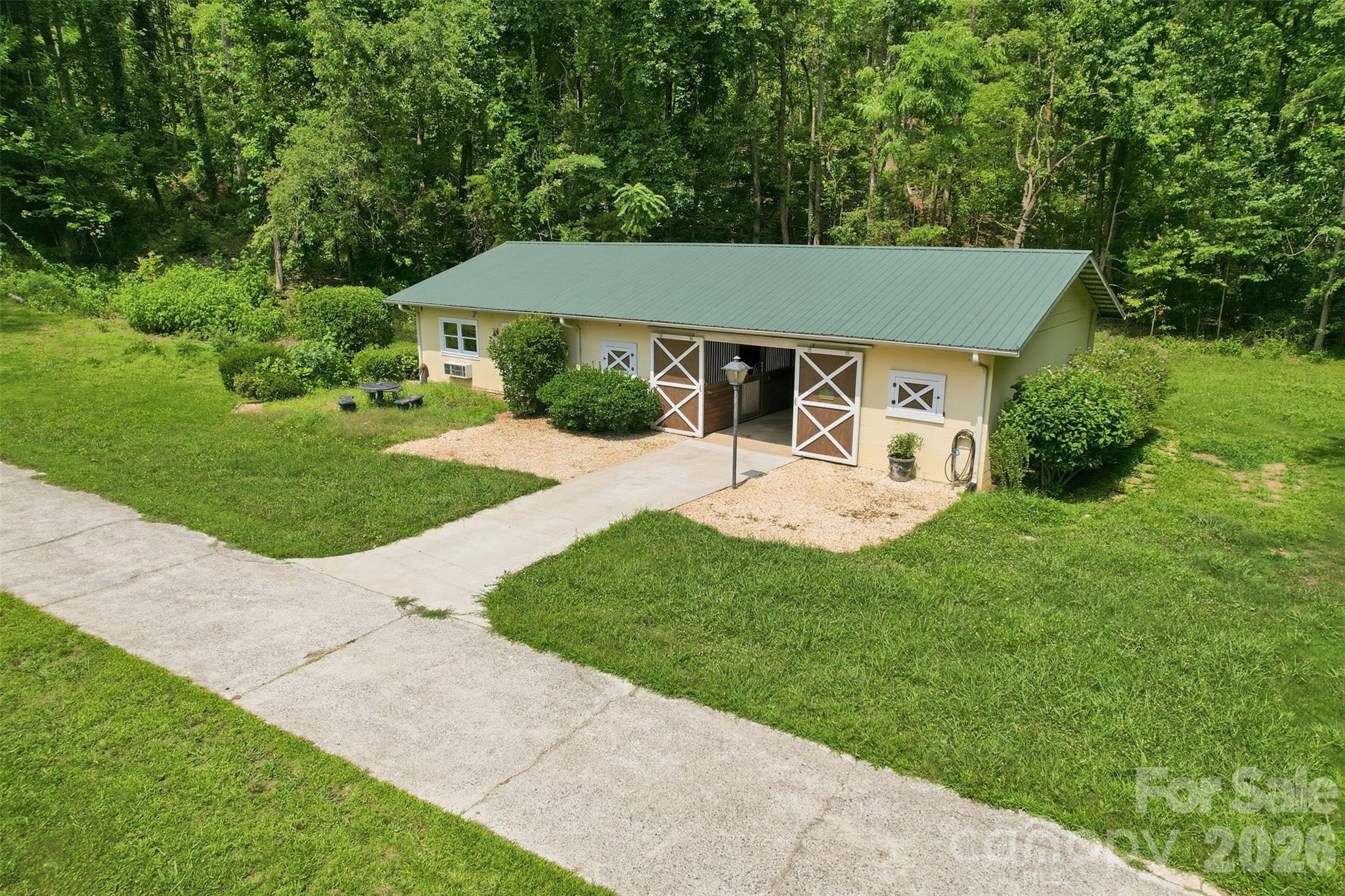 811 Butter Street Landrum, SC 29356 - Photo 4 of 45