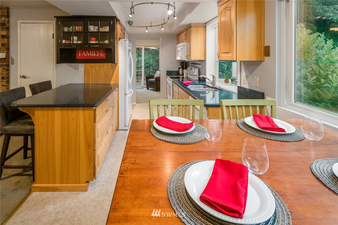 16561 162nd Place Southeast Renton, WA 98058 - Photo 11 of 23 Gallery Image 11
