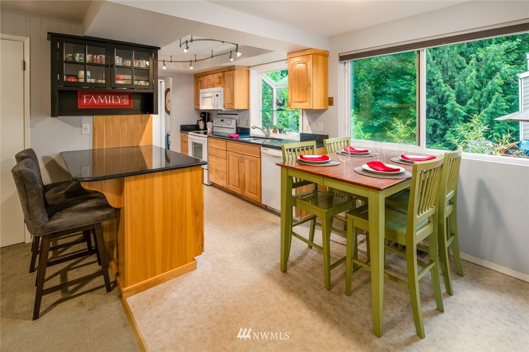 16561 162nd Place Southeast Renton, WA 98058 - Photo 12 of 23 Gallery Image 12