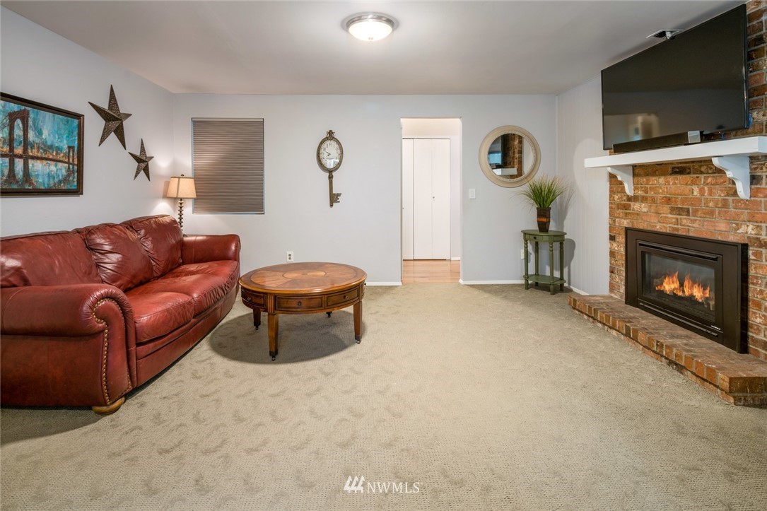 16561 162nd Place Southeast Renton, WA 98058 - Photo 14 of 23 Gallery Image 14