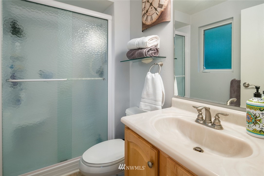 16561 162nd Place Southeast Renton, WA 98058 - Photo 17 of 23 Gallery Image 17