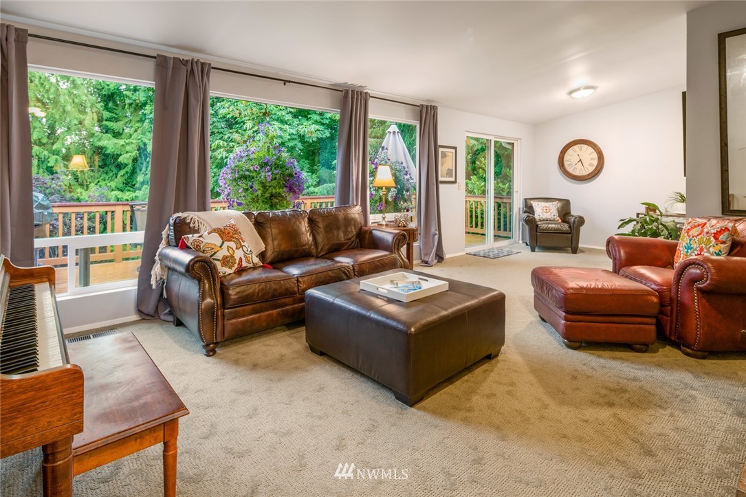 16561 162nd Place Southeast Renton, WA 98058 - Photo 4 of 23 Gallery Image 4
