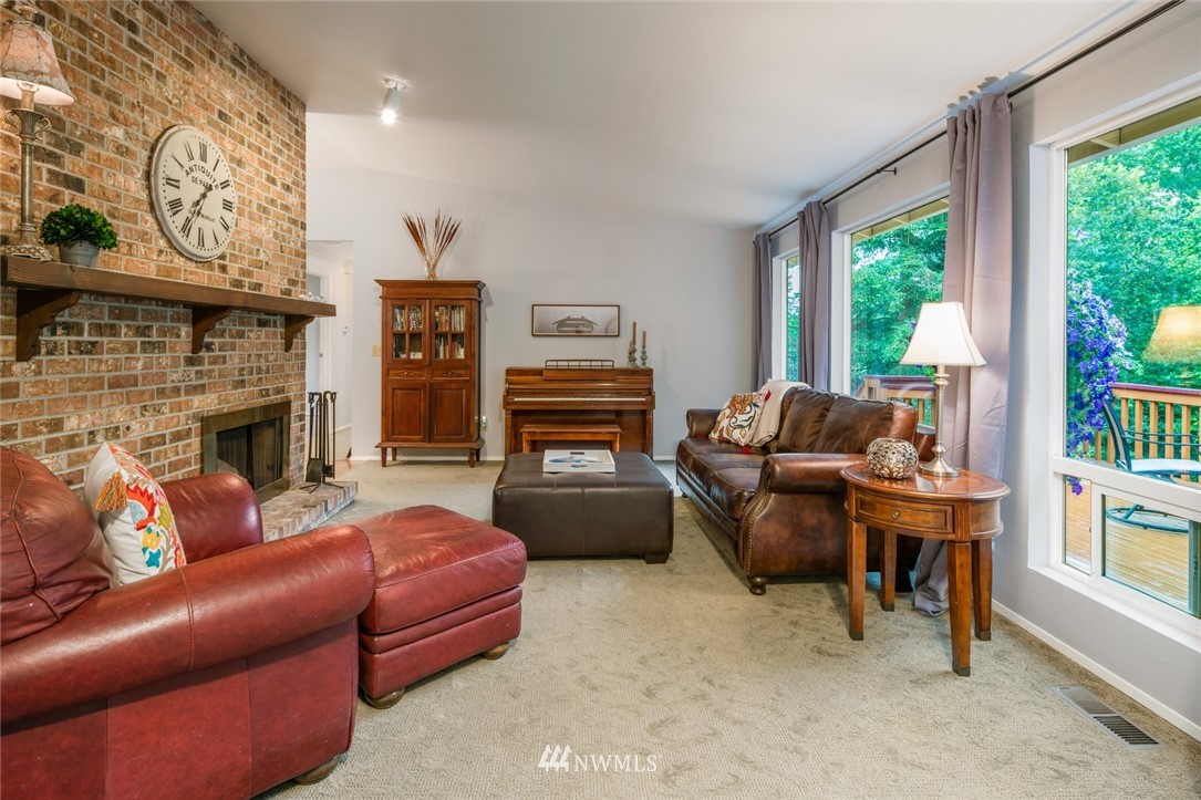 16561 162nd Place Southeast Renton, WA 98058 - Photo 7 of 23 Gallery Image 7