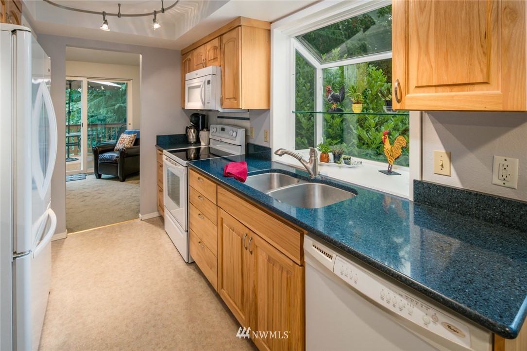 16561 162nd Place Southeast Renton, WA 98058 - Photo 10 of 23 Gallery Image 10