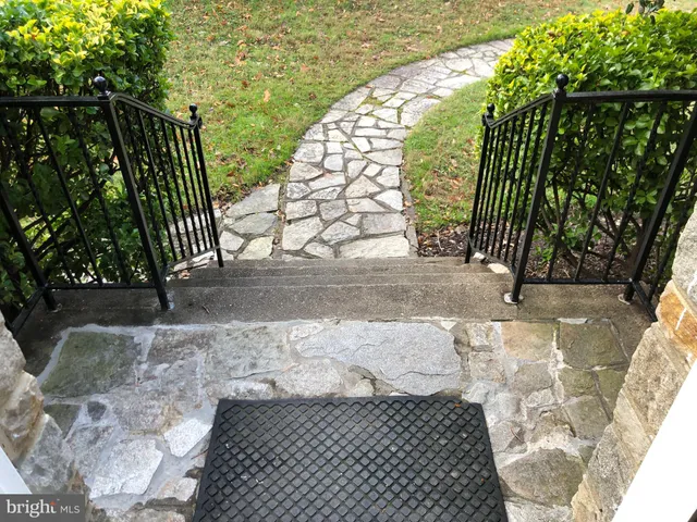 $1,400 | 8009 Garland Avenue, Unit 2, Takoma Park, MD 20912