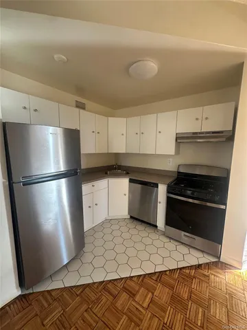 $2,950 | 27 Ludlow Street, Yonkers, NY 10705