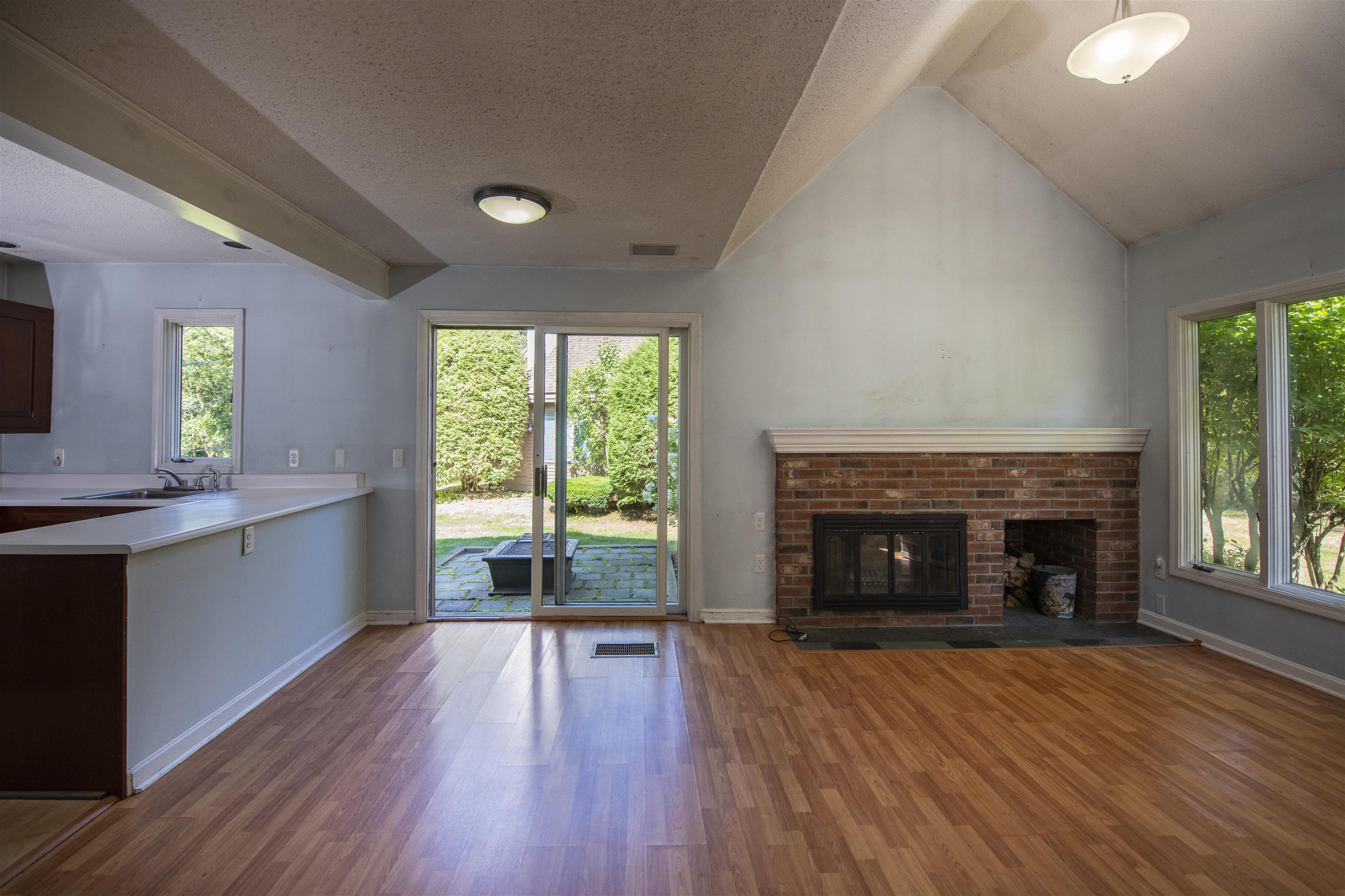 807 Murphys Road, Unit 4A Hartford, VT 05059 - Photo 7 of 24 Gallery Image 7