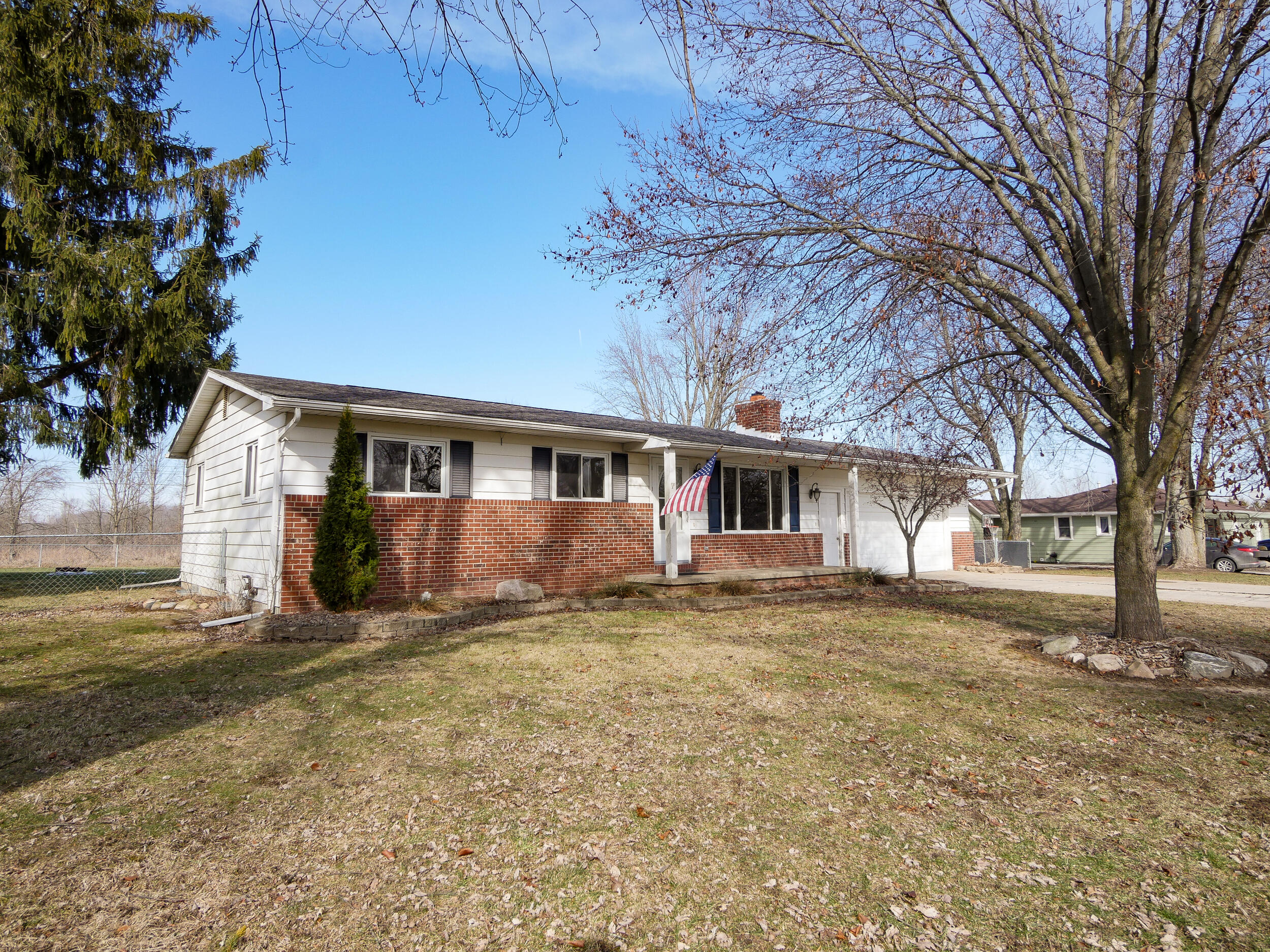 635 East Mill Street Capac, MI 48014 - Photo 3 of 29 Side View
