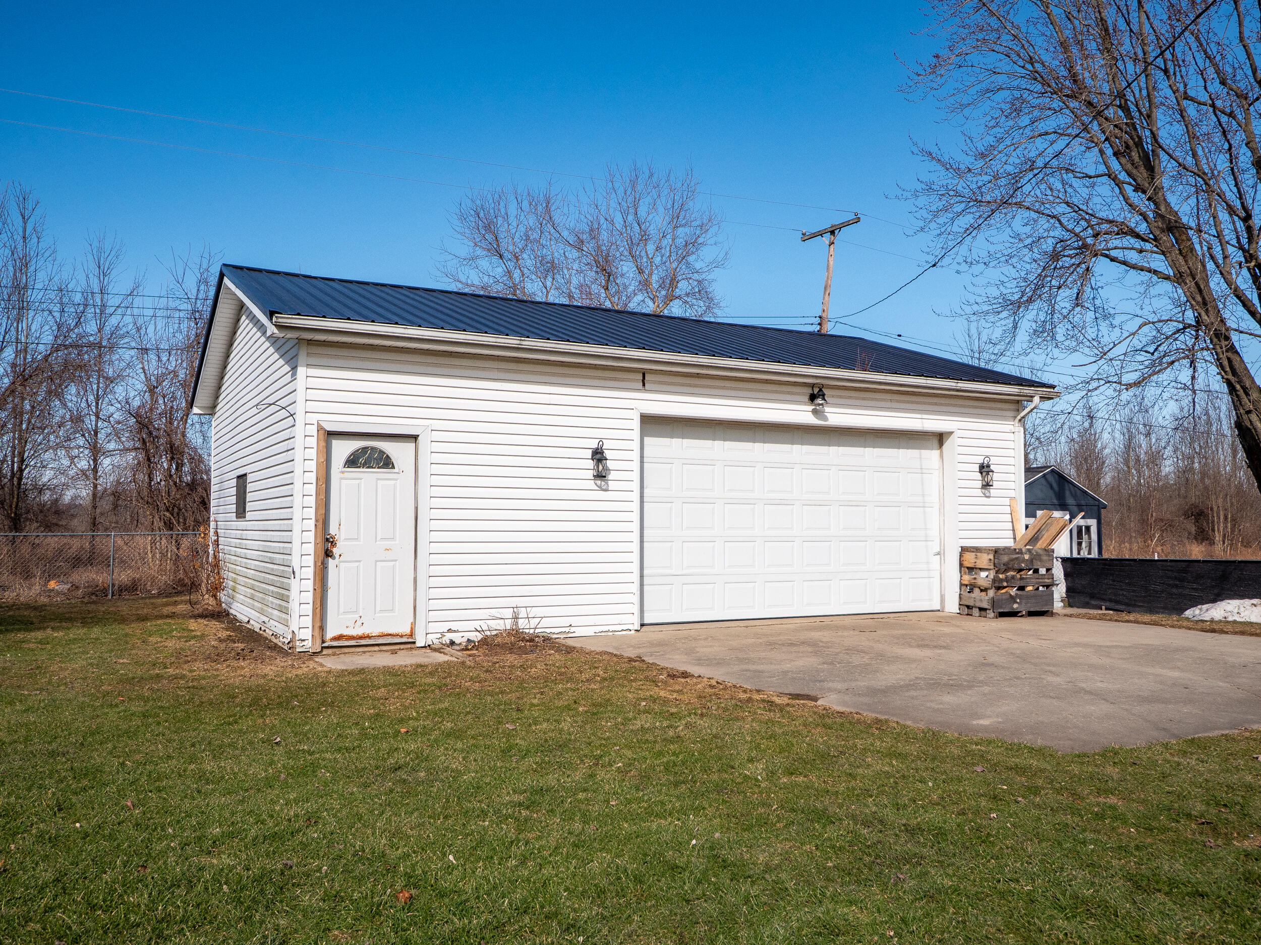 635 East Mill Street Capac, MI 48014 - Photo 7 of 29 Pole Barn