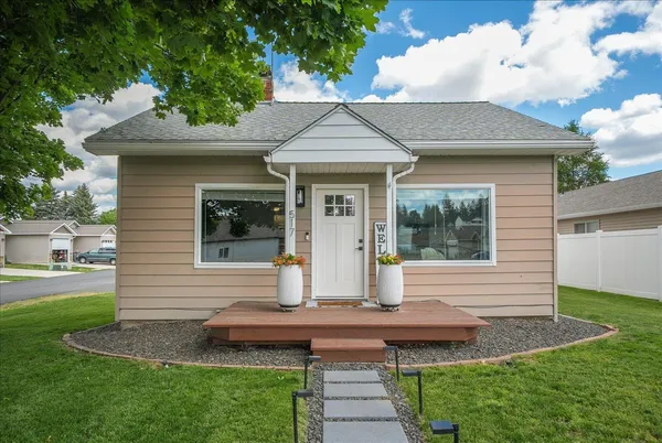 $379,900 | 517 South Felts Road, Spokane Valley, WA 99206