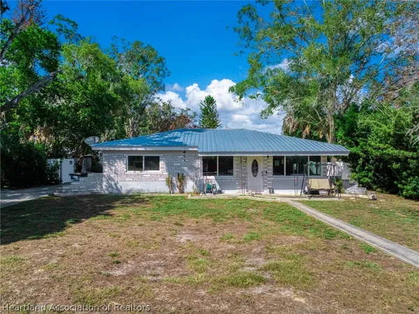 $299,000 | 1018 Bellevue Avenue, Sebring, FL 33870