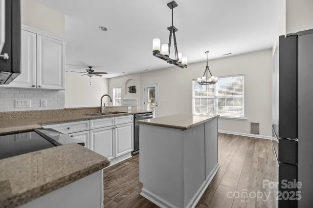 $550,000 | 2426 Tory Oak Place, Matthews, NC 28105