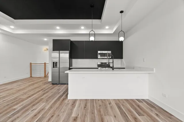 $2,900 | 6538 South Rhodes Avenue, Unit 3, Chicago, IL 60637