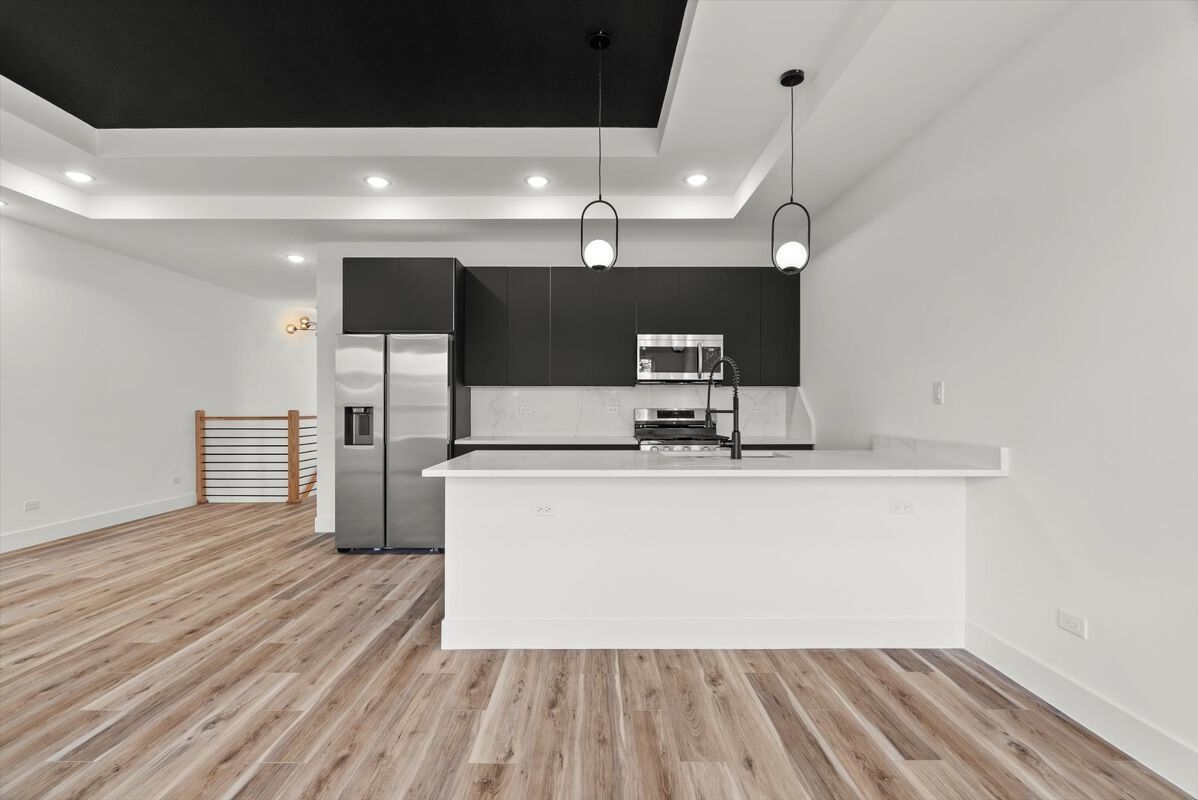 6538 South Rhodes Avenue, Unit 3 Chicago, IL 60637 - Photo 3 of 9