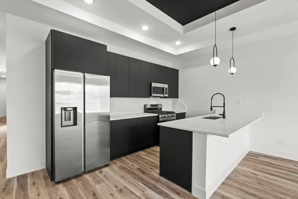 $2,700 | 6538 South Rhodes Avenue, Unit 3, Chicago, IL 60637