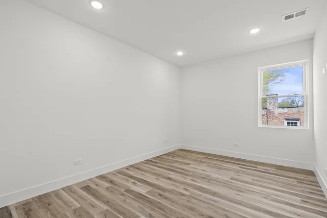 $2,900 | 6538 South Rhodes Avenue, Unit 3, Chicago, IL 60637